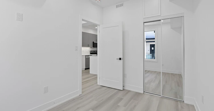 2 - Main-587 Oakwood Avenue, Toronto, ON, M6E 2X8 - 18