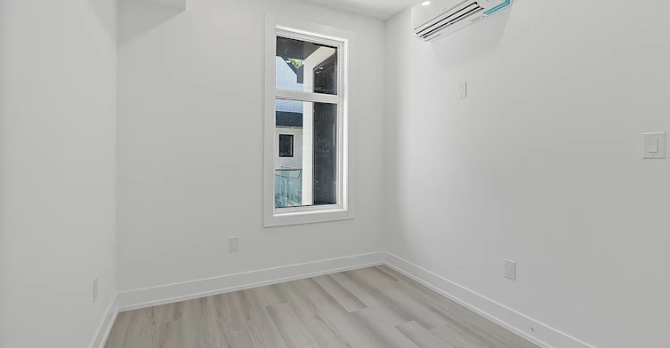 2 - Main-587 Oakwood Avenue, Toronto, ON, M6E 2X8 - 17