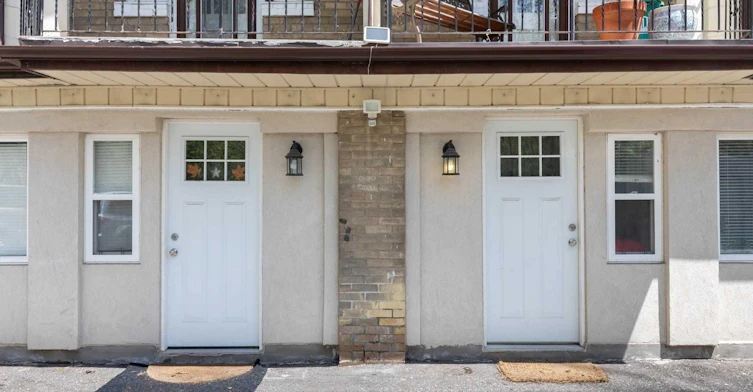 3-105 Chatsworth Drive, Toronto, ON, M4R 1R8 - 2