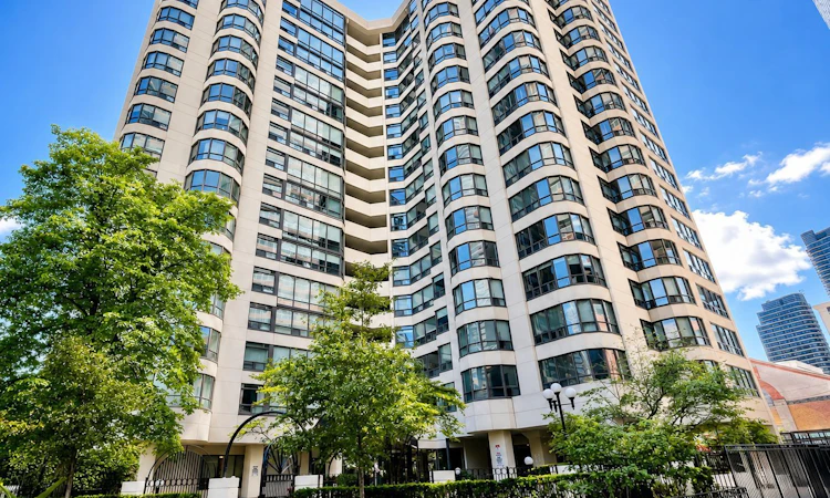 1001-25 Maitland Street W
