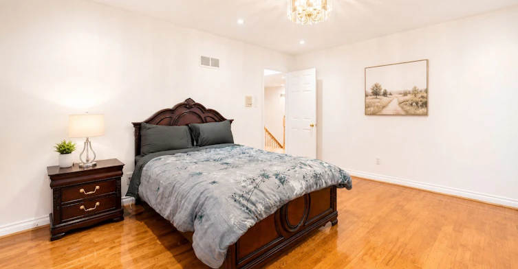51 Risebrough Avenue, Toronto, ON, M2M 2E2 - 21