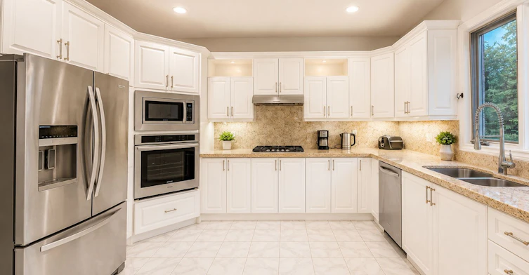 51 Risebrough Avenue, Toronto, ON, M2M 2E2 - 6