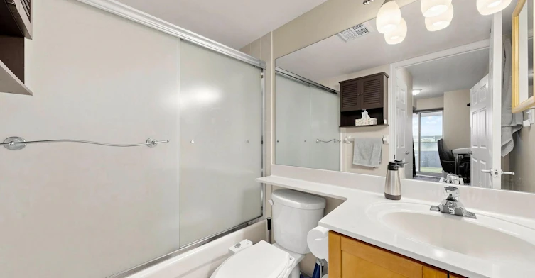 208-228 Queens Quay W, Toronto, ON, M5J 2X1 - 15