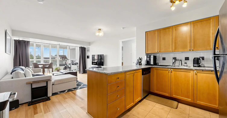 208-228 Queens Quay W, Toronto, ON, M5J 2X1 - 5