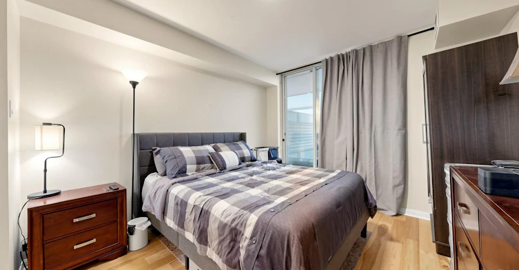 208-228 Queens Quay W, Toronto, ON, M5J 2X1 - 12