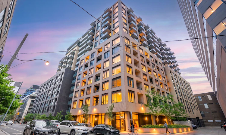 713-543 Richmond Street W