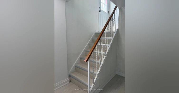 20 Burbank Drive, Toronto, ON, M2K 1M8 - 3