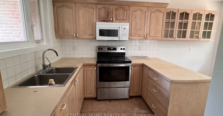 100 Burbank Drive, Toronto, ON, M2K 1N4 - 11