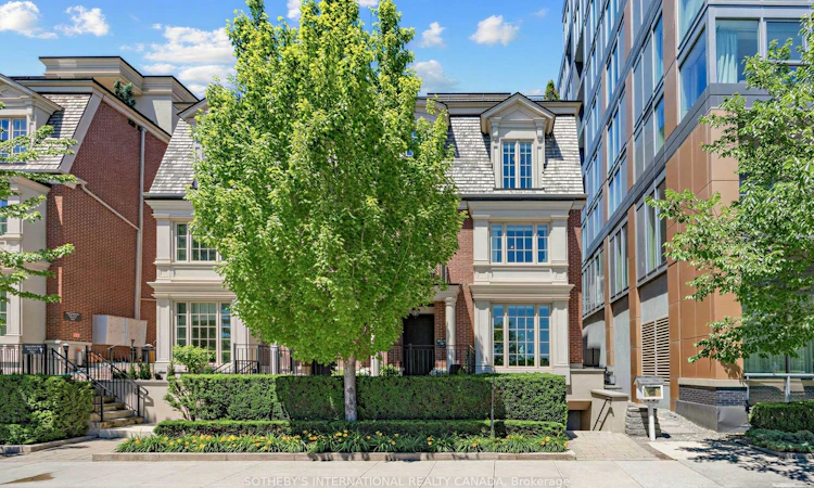 TH2-288 St Clair Avenue W