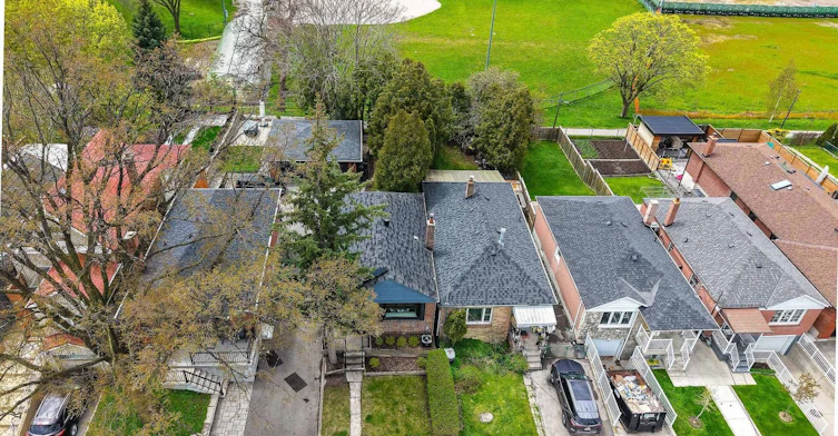 568 Northcliffe Boulevard, Toronto, ON, M6E 3L7 - 43