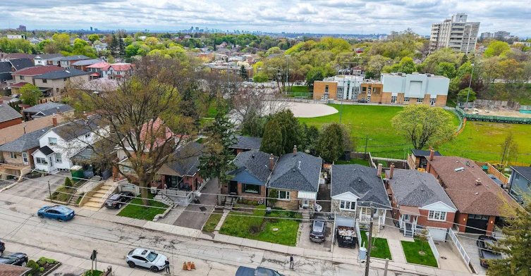 568 Northcliffe Boulevard, Toronto, ON, M6E 3L7 - 46