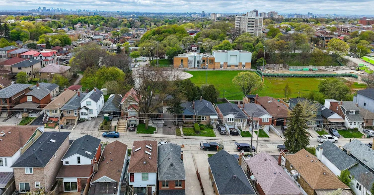 568 Northcliffe Boulevard, Toronto, ON, M6E 3L7 - 44