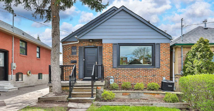 568 Northcliffe Boulevard, Toronto, ON, M6E 3L7 - 2