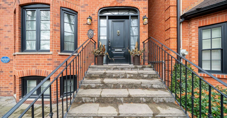 6 Aberdeen Avenue, Toronto, ON, M4X 1A2 - 2
