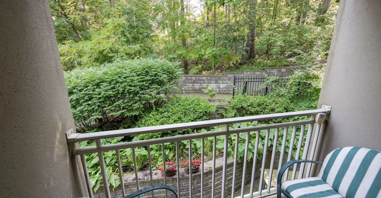 303-75 York Mills Road, Toronto, ON, M2P 2E7 - 9