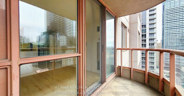 2801-736 Bay Street, Toronto, ON, M5G 2M4 - 9