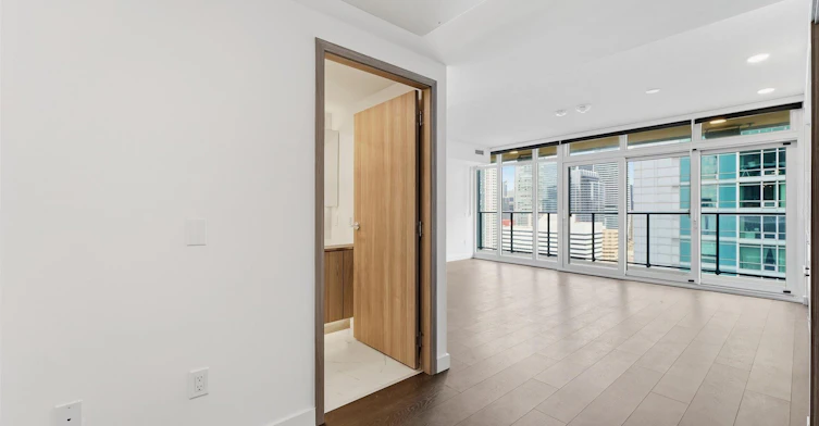 3003-1 Concord Cityplace Way, Toronto, ON, M5V 0T5 - 3