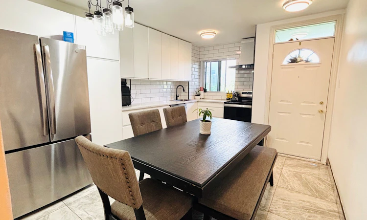 315-95 Leeward Glenway