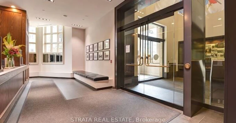 2507-426 University Avenue, Toronto, ON, M5G 1S9 - 15