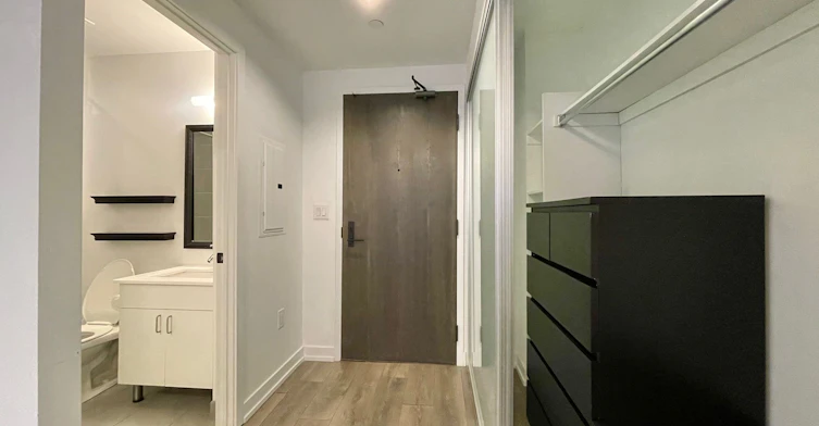 2507-426 University Avenue, Toronto, ON, M5G 1S9 - 4