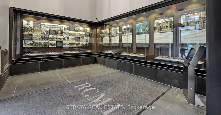 2507-426 University Avenue, Toronto, ON, M5G 1S9 - 16