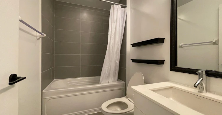 2507-426 University Avenue, Toronto, ON, M5G 1S9 - 10
