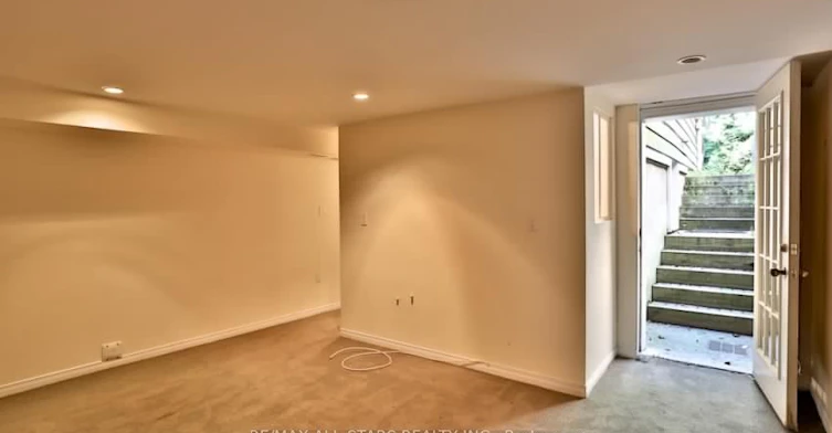 68 Macpherson Avenue, Toronto, ON, M5R 1W8 - 17