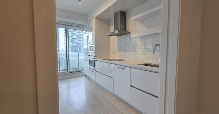 1601-2221 Yonge Street, Toronto, ON, M4S 0B8 - 9