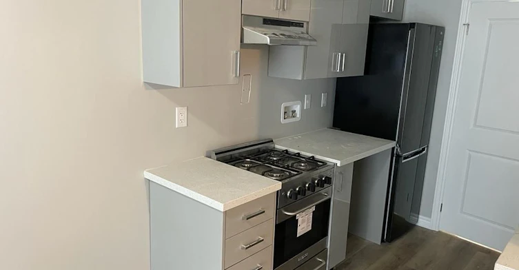 3-646 Lansdowne Avenue, Toronto, ON, M6H 3Y7 - 3