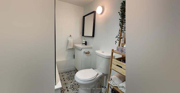 Basement-76 Bellwoods Avenue, Toronto, ON, M6J 2P4 - 14