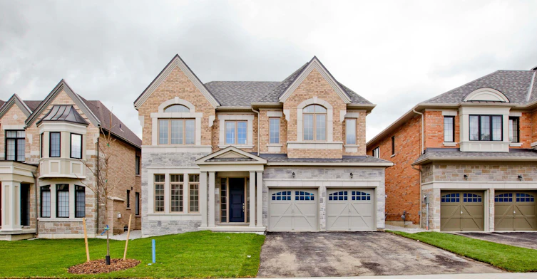 11 Queen Magdalene Place, Toronto, ON, M2H 0A6