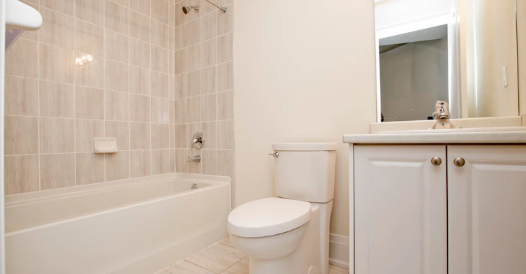 11 Queen Magdalene Place, Toronto, ON, M2H 0A6 - 32