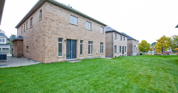11 Queen Magdalene Place, Toronto, ON, M2H 0A6 - 31