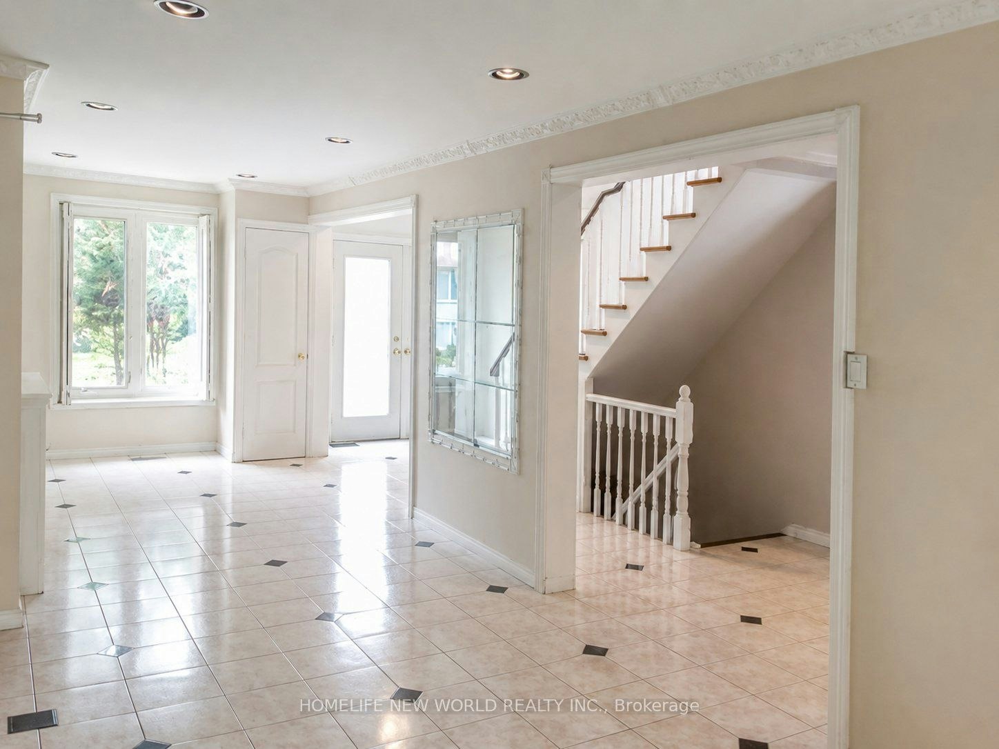 63 Lehar Crescent, Toronto, ON, M2H 1J4 - 2