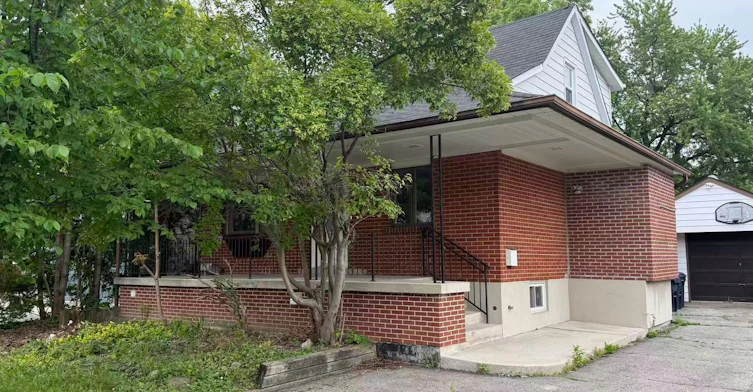 Main and Upper-223 Pleasant Avenue, Toronto, ON, M2M 1M6