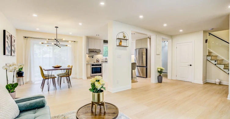 22 Gleneagle Crescent, Toronto, ON, M2J 3H3 - 2