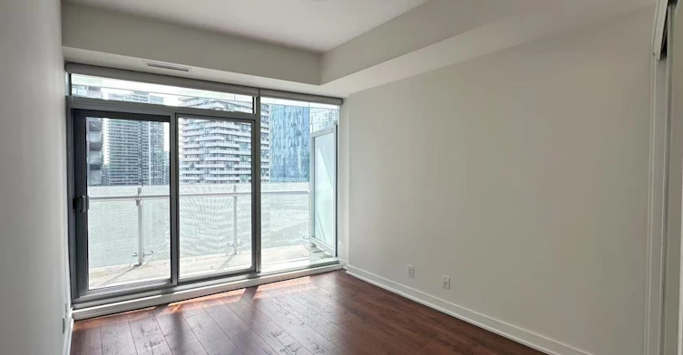 2401-14 York Street, Toronto, ON, M5J 2Z2 - 4