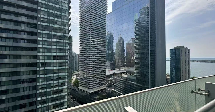 2401-14 York Street, Toronto, ON, M5J 2Z2 - 11