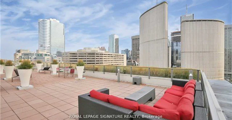 1502-111 Elizabeth Street, Toronto, ON, M5G 1P7 - 11