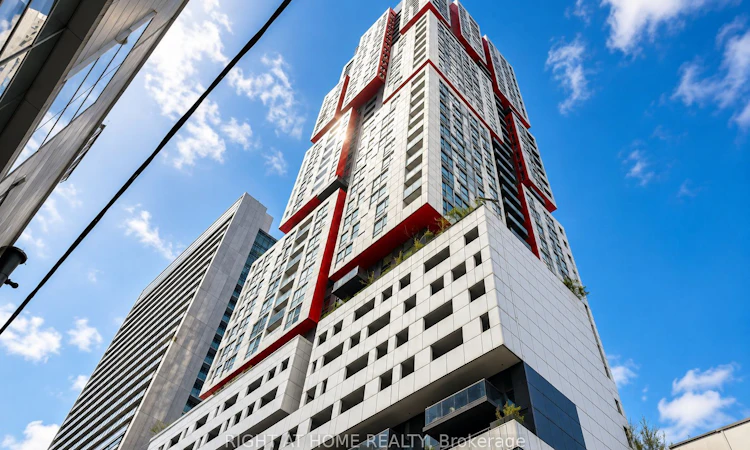 1408-318 Richmond Street W