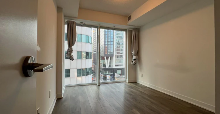 603-87 Peter Street, Toronto, ON, M5V 2G4 - 3