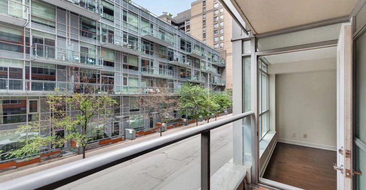 216-21 Nelson Street, Toronto, ON, M5V 3H9 - 22
