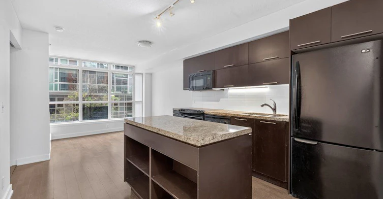 216-21 Nelson Street, Toronto, ON, M5V 3H9