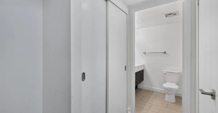 216-21 Nelson Street, Toronto, ON, M5V 3H9 - 19