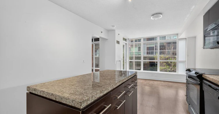 216-21 Nelson Street, Toronto, ON, M5V 3H9 - 3