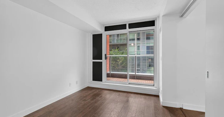 216-21 Nelson Street, Toronto, ON, M5V 3H9 - 11