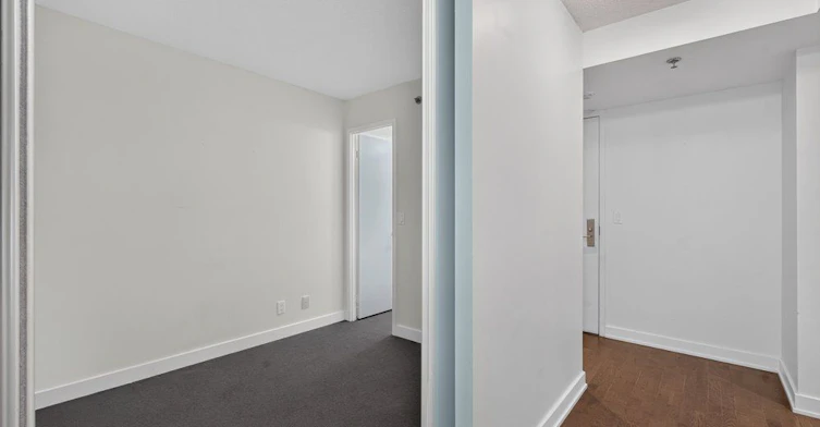 216-21 Nelson Street, Toronto, ON, M5V 3H9 - 14