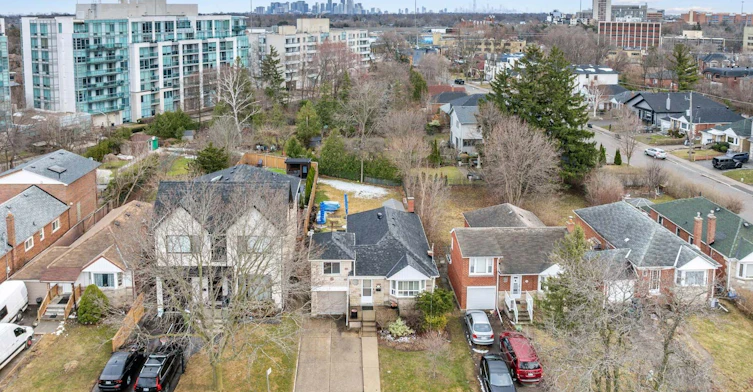 23 Allingham Gardens, Toronto, ON, M3H 1X7 - 28
