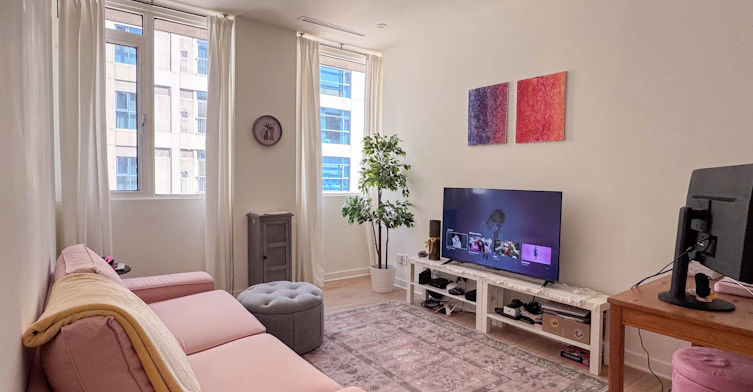 704-555 Yonge Street, Toronto, ON, M4Y 3A6 - 2