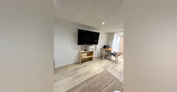Lower-115 Northcliffe Boulevard, Toronto, ON, M6E 3K5 - 5